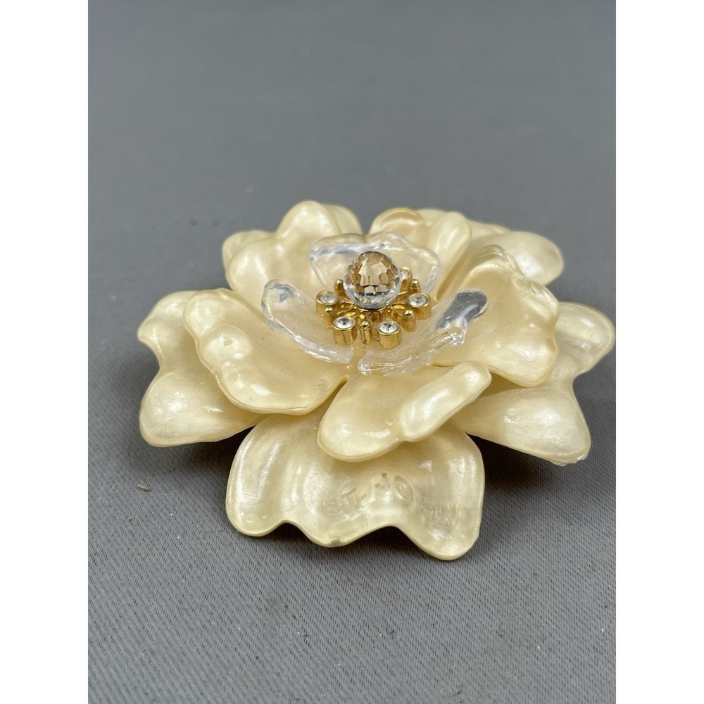Vtg. ST JOHN‎ Lucite Swarovski Crystal Camellia Flower Pin BROOCH Couture LARGE - Picture 2 of 7
